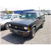 Image 1 : 94 CHEVROLET BLAZER S10 TAHOE 4X4 2DR MOTOR BLOWN EXMT.               