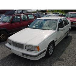 93 VOLVO 850 GLT 4DR EXMT.                                            