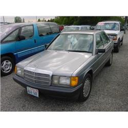 87 MERCEDES 190E 4DR EXMT.                                            