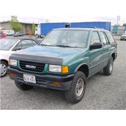 *94 ISUZU RODEO 5SPD 4X4 4DR EXMT.                                    