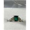 Image 2 : Beautiful Baguette Cut Emerald Coloured Stone Ladies Ring