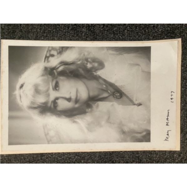 Hollywood columnist May Mann signed photo