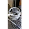 Image 2 : LOT OF WEIGHTS, WEIGHT BAR AND DUMBBELLS