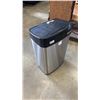 Image 3 : INSIGNIA 49 LITRE STAINLESS GARBAGE CAN