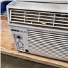 Image 2 : UBERHAUS 8000 BTU WINDOW AIR CONDITIONER WORKING