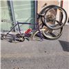 Image 1 : PURPLE NORCO BUSH PILOT BIKE AND 3 RIMS