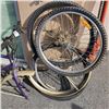 Image 2 : PURPLE NORCO BUSH PILOT BIKE AND 3 RIMS