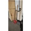 Image 1 : BUNDLE OF GARDEN TOOLS