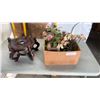 Image 1 : 3 JADE TREES AND PLANT STAND