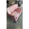 Image 2 : DESIGNER STUDDED VLAB LOVESEAT