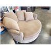 Image 2 : STYLUS FURNITURE ROUND OVERSIZED CHAIR