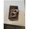 Image 1 : TRAY OF DECORATIVE STONES