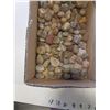 Image 4 : TRAY OF DECORATIVE STONES