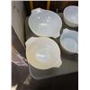 Image 2 : 6 PYREX BOWLS - SOME VINTAGE, PRE MICROWAVE LABEL
