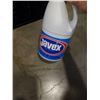Image 2 : CRATE OF BLEACH, AIR INTAKE SYTEM CLEANER, INTERIOR FABRIC PROTECTOR, WHITE LITHIUM GREASE, MOTOR OI