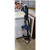 Image 1 : SHARK BAGLESS VACUUM