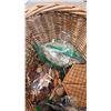 Image 3 : TRAY AND WICKER BASKET OF YARN, SEWING NOTIONS, BUTTONS