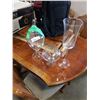 Image 1 : 3 GLASS VASES