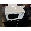 Image 2 : SUNBEAM MICROWAVE AND 2 HONEYWELL FANS