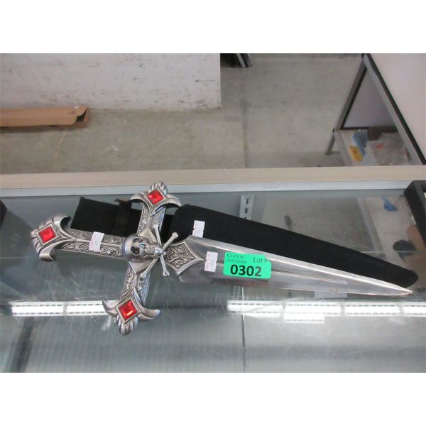Fantasy Skull Hilt Dagger with 10" Blade