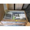 Image 1 : White Tresanti Height Adjustable Electric Desk
