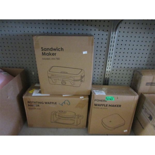 3 Assorted Small Kitchen Appliances 