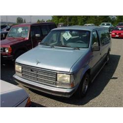 90 DODGE CARAVAN EXMT.                                                
