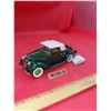 Image 1 : 1:24 scale Die cast Car
