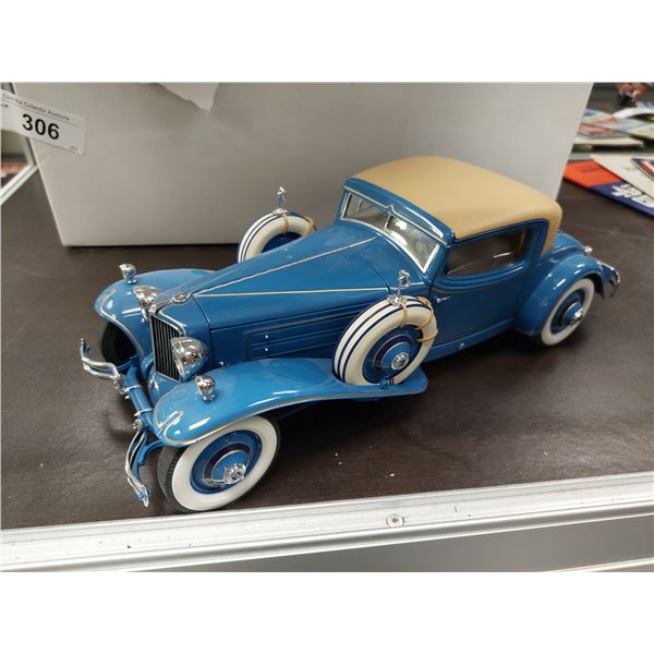 Large 1:16 Scale Die Cast Car