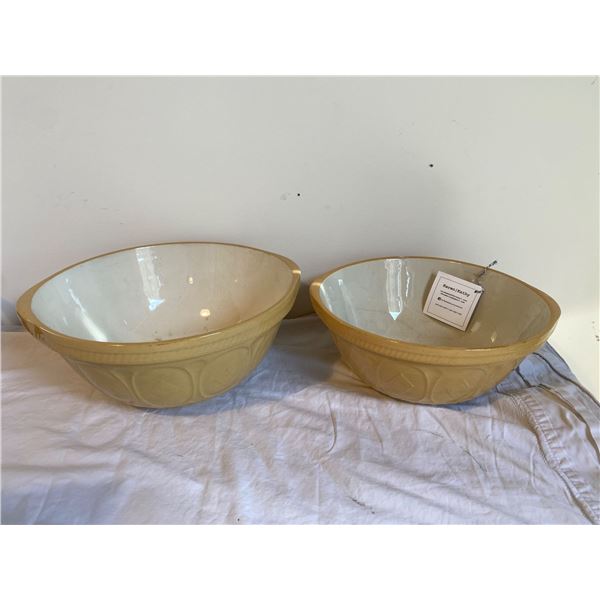 Gripstand bowl and other with chip see pictures