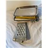 Image 1 : Vintage scale and the wonder shredder