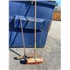Image 1 : Brooms