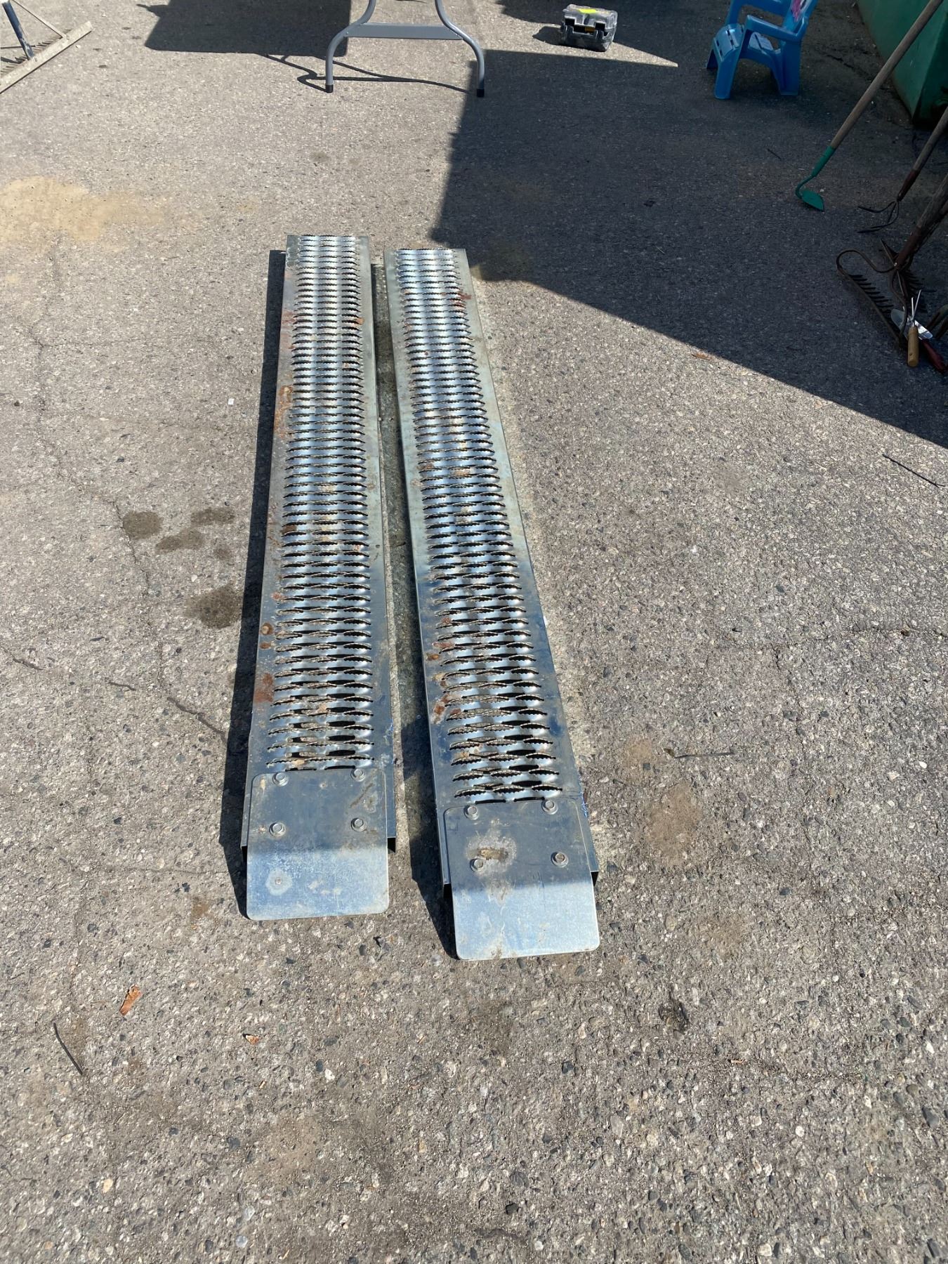 Pair ramps