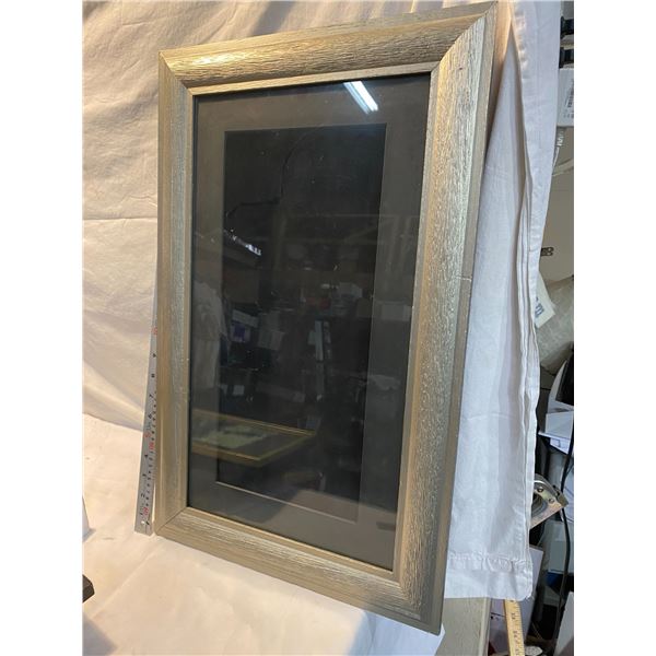 Shadow box frame