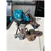 Image 1 : Router, plane and vice