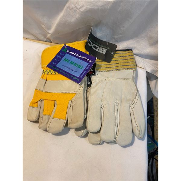 Small work gloves