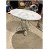 Image 1 : Rustic table