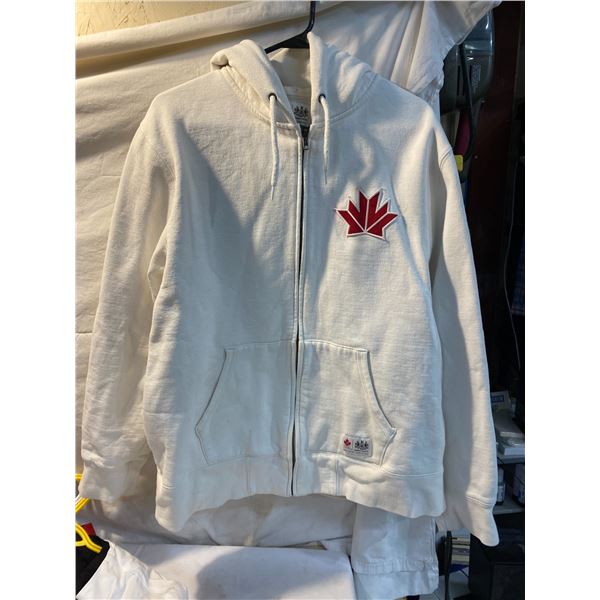 Zip up large