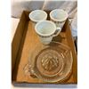 Image 1 : Glass juicer and Pyrex mugs