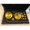 Image 1 : Balance scale
