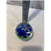 Image 2 : Paperweight