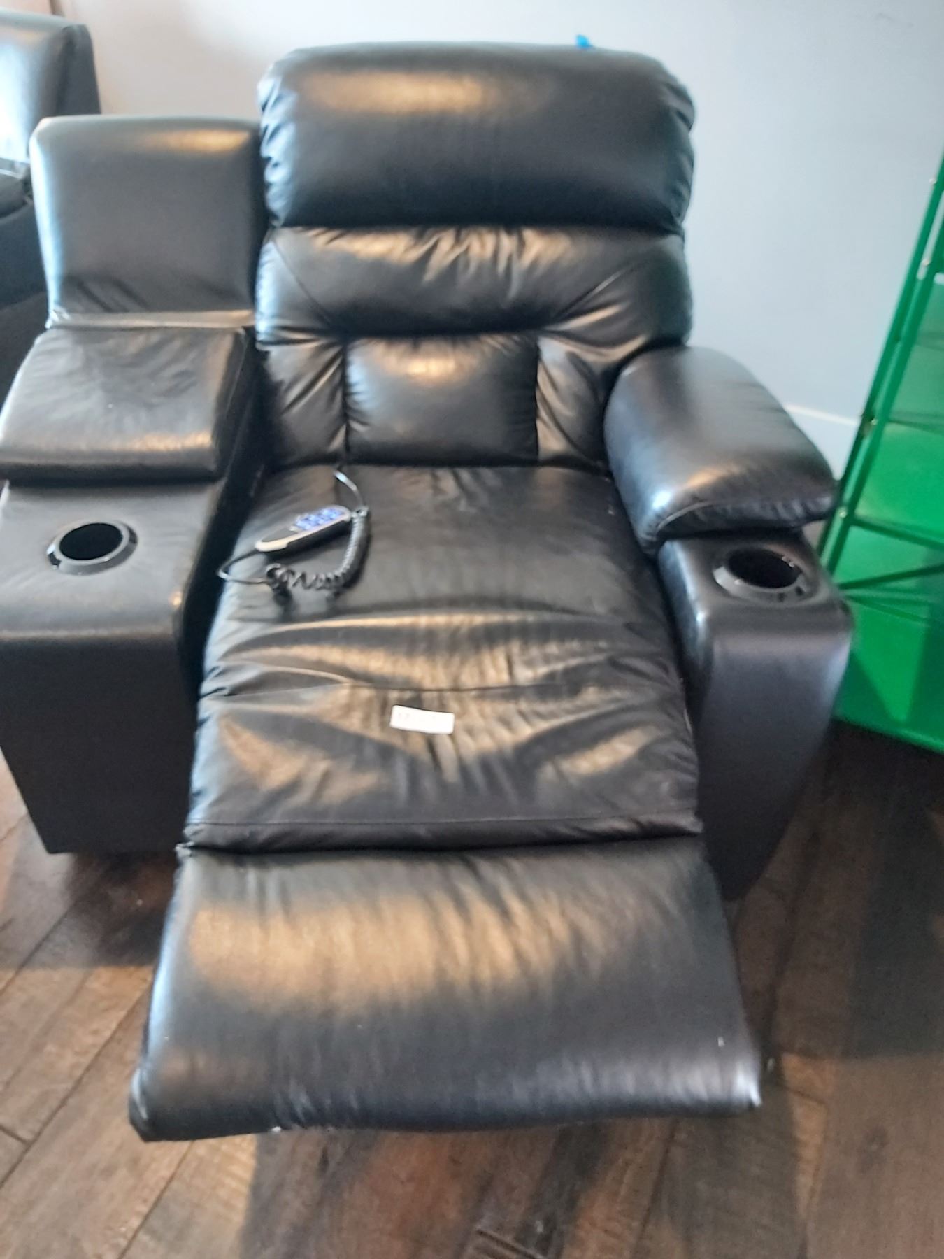 Three Seated Reclining Theatre seats Lazy boy Middle chair does not