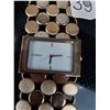 Image 2 : Different style Womans bracelet/watch made by fossil ***needs battery
