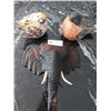 Image 1 : Two decorative bird statues and elephant head wall decor