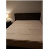 Image 1 : King Size Tempur-pedic Mattress with base and headboard with linens