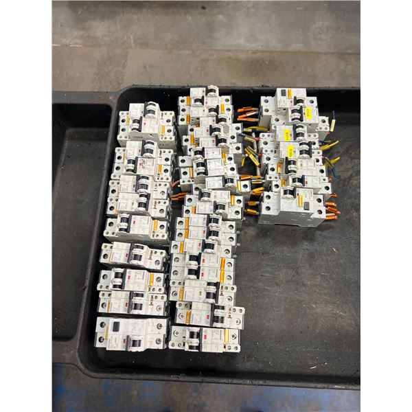 Lot of Siemens Circuit Breakers