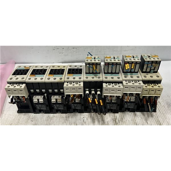 Lot of Siemens Contactors (See Pics)