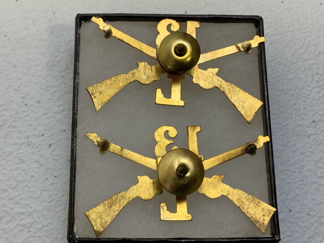 ANTIQUE US ARMY INFANTRY 13 REGIMENT COLLAR BRASS INSIGNIA Test Site