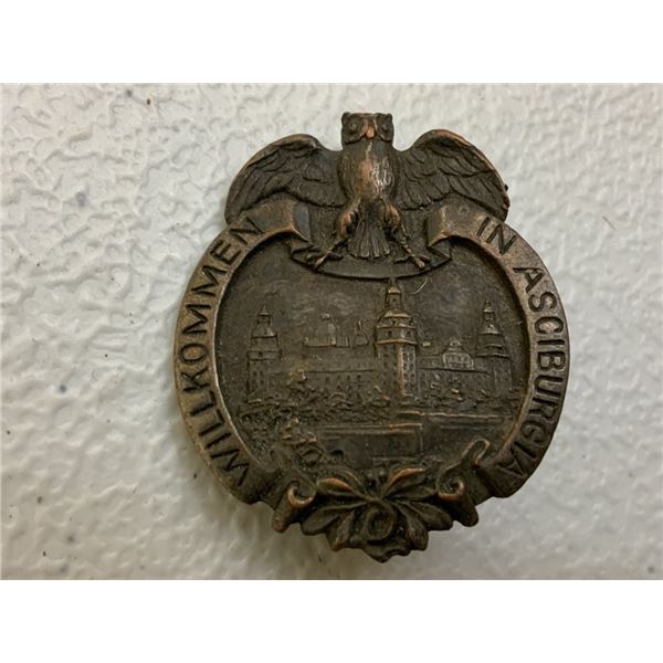 ANTIQUE GERMAN WILLCOMMEN IN ASCIBURGIA BADGE