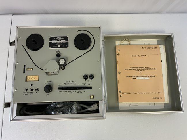 VINTAGE US MILITARY REEL TO REEL TAPE RECORDER 1976 DATED